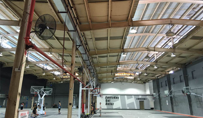 深圳联华篮球场室内led工厂灯照明工程案?2