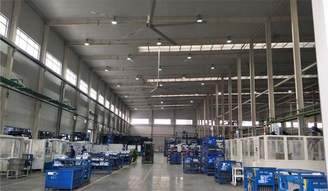 商友承建佛山华翔汽车厂房led工矿灯节能改造工?jpg