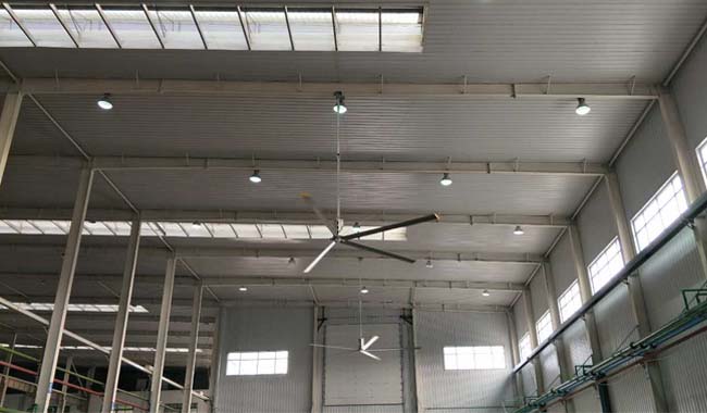 商友承建佛山华翔汽车厂房led工厂灯节能改造工?jpg