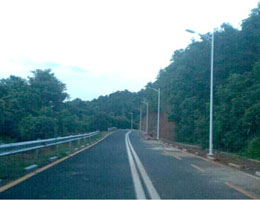 商友6米路灯为河源七寨湖森林公园盘山道路带来光�? width=